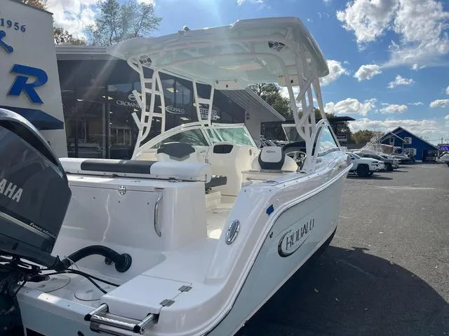 Slide: The Image of Robalo R247 Dual Console 2020 - 5