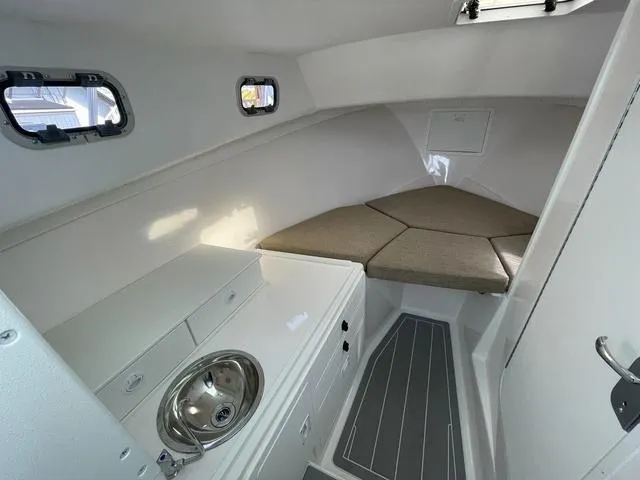 Slide: The Image of Steiger Craft 31 Miami 2024 - 14