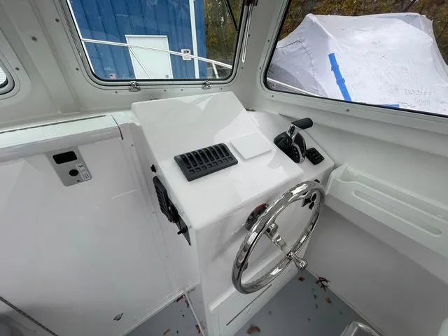 Slide: The Image of Steiger Craft 23 DV Miami 2025 - 6