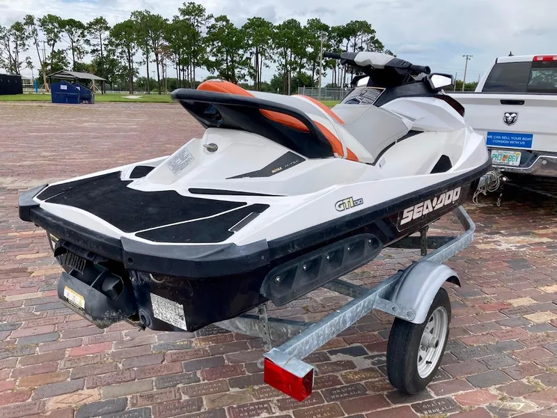Slide: The Image of Sea-Doo GTI 130 2011 - 4