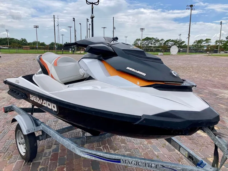 Slide: The Image of Sea-Doo GTI 130 2011 - 5