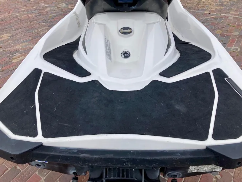 Slide: The Image of Sea-Doo GTI 130 2011 - 7