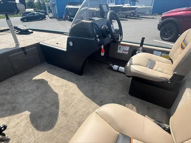 Slide: The Image of Tracker BT CLASSIC SE 2025 - 13