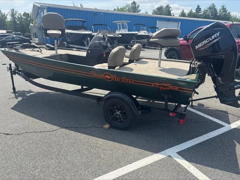 Slide: The Image of Tracker BT CLASSIC SE 2025 - 5