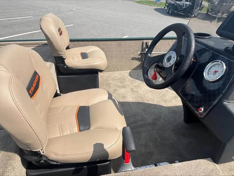 Slide: The Image of Tracker BT CLASSIC SE 2025 - 8