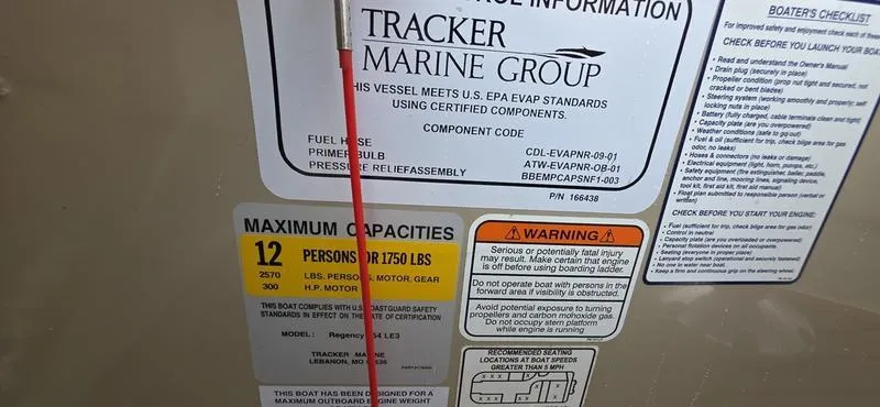 Slide: The Image of Regency 254 LE3 Mercury® 250 L Verado® Pro FourStroke 4.8" 2015 - 17