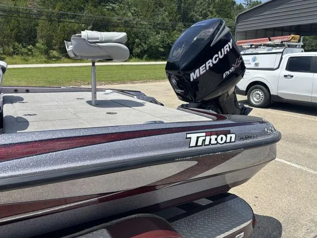 Slide: The Image of Triton 20 x3 2009 - 12