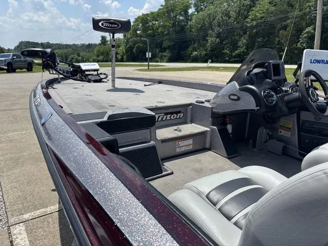 Slide: The Image of Triton 20 x3 2009 - 13