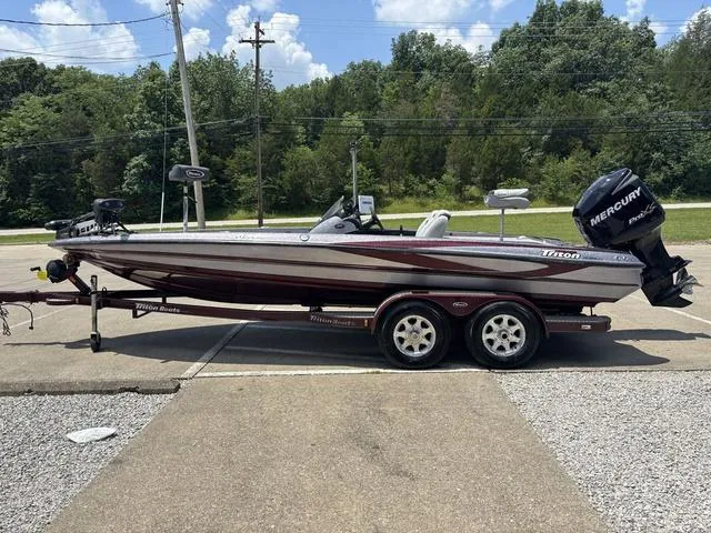 Slide: The Image of Triton 20 x3 2009 - 14