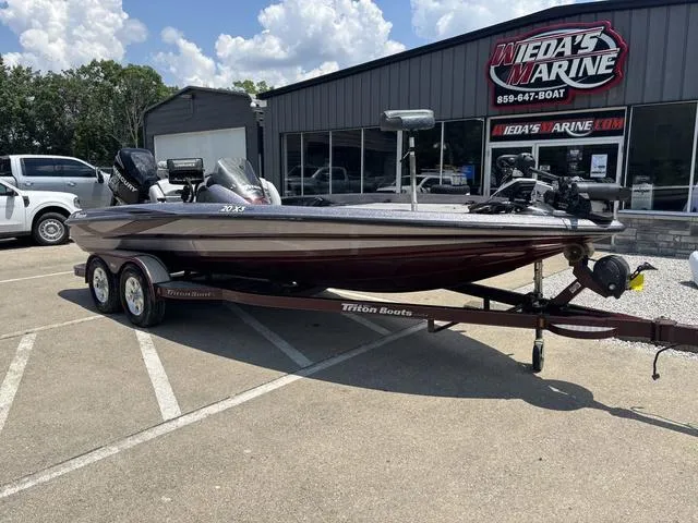 Slide: The Image of Triton 20 x3 2009 - 8