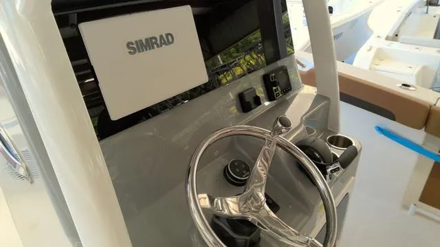 Slide: The Image of Sea Pro 245FLX Sandbar 2025 - 10