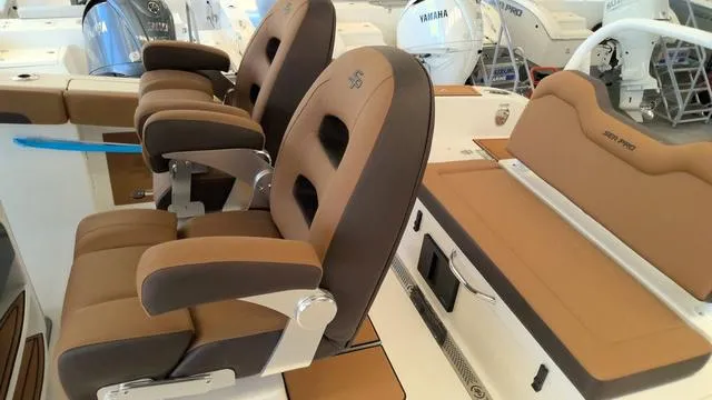 Slide: The Image of Sea Pro 245FLX Sandbar 2025 - 11