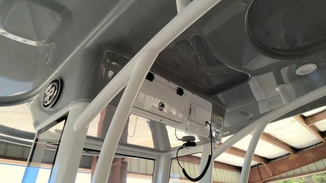 Slide: The Image of Sea Pro 245FLX Sandbar 2025 - 12