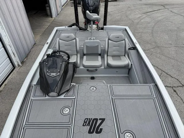 Slide: The Image of Avid 20 XB 2022 - 13