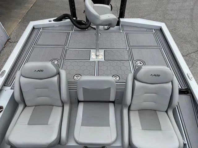 Slide: The Image of Avid 20 XB 2022 - 14