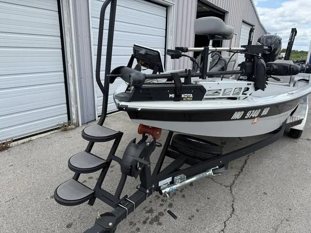 Slide: The Image of Avid 20 XB 2022 - 4