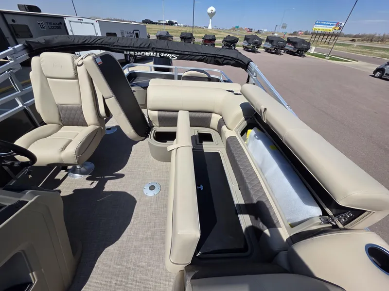 Slide: The Image of Sun Tracker Fishin' Barge 20 DLX 2025 - 10