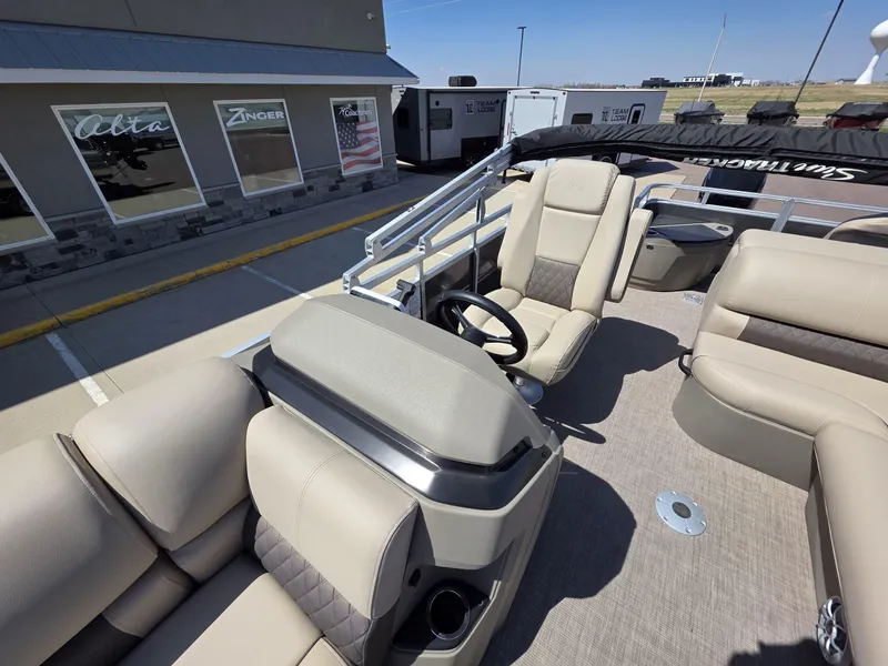 Slide: The Image of Sun Tracker Fishin' Barge 20 DLX 2025 - 15