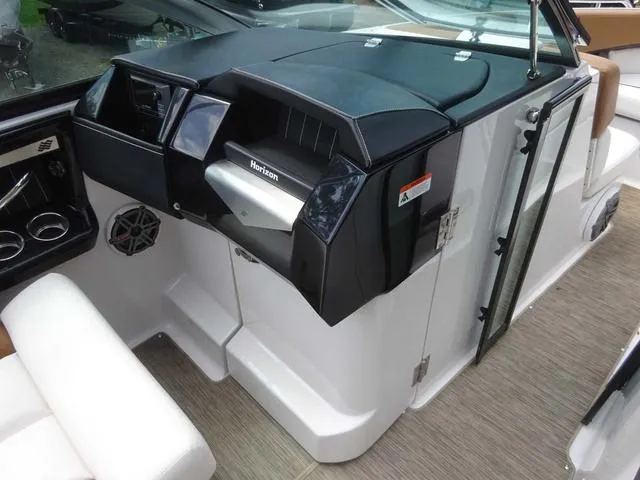 Slide: The Image of Four Winns H290 2017 - 18