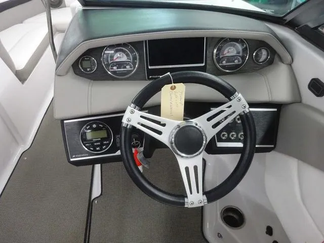 Slide: The Image of Four Winns H230 2017 - 4