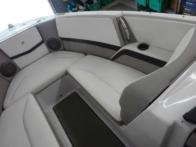 Slide: The Image of Four Winns H230 2017 - 7