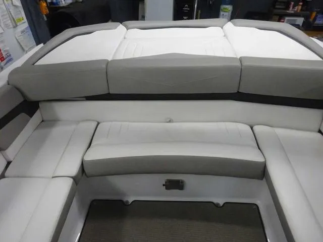 Slide: The Image of Four Winns H230 2017 - 9