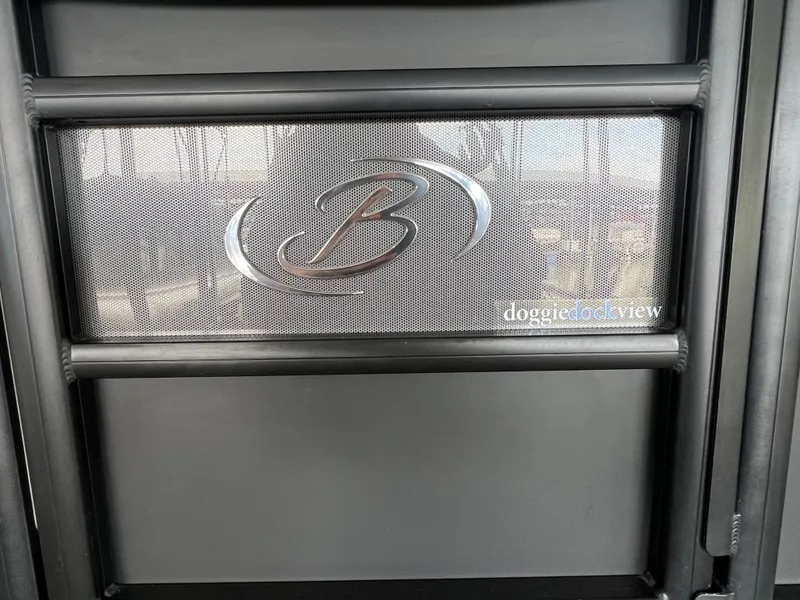 Slide: The Image of 2024 Barletta Lusso 23UC boat ladder with logo and "doggiedockview" text. - 15