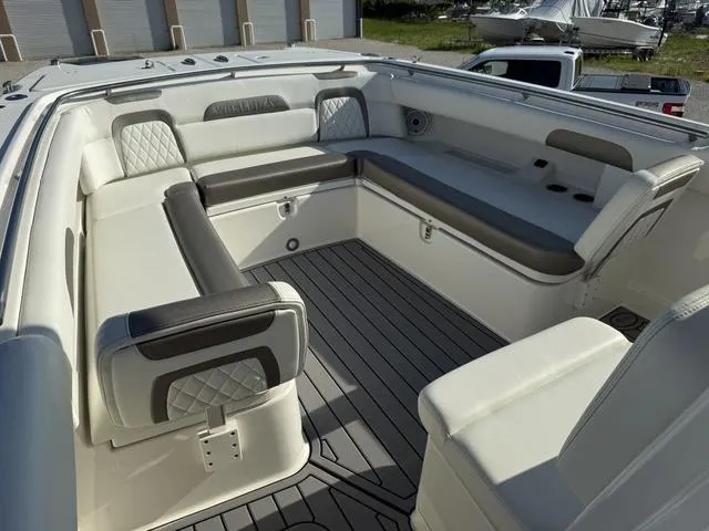 Slide: The Image of World Cat 280 CC-X 2023 - 10