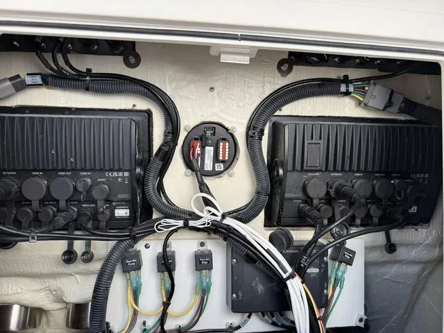 Slide: The Image of World Cat 280 CC-X 2023 - 25