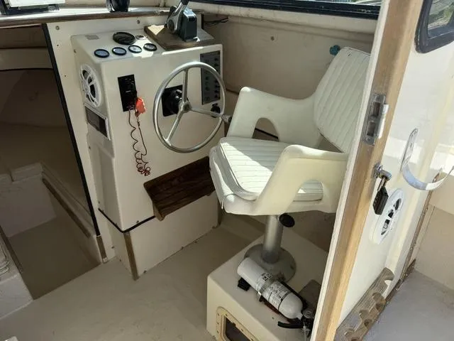 Slide: The Image of Parker 25 Pilothouse 1987 - 12