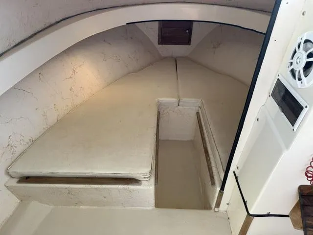 Slide: The Image of Parker 25 Pilothouse 1987 - 14