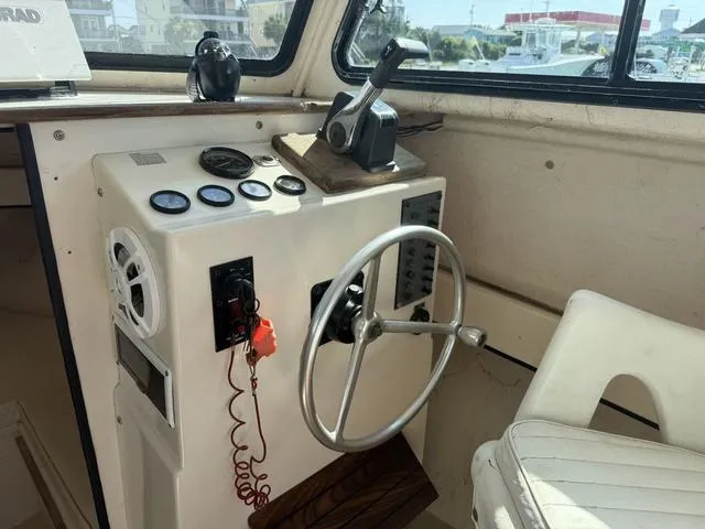 Slide: The Image of Parker 25 Pilothouse 1987 - 15