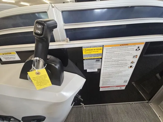 Slide: The Image of Godfrey Sweetwater 2286 SFL 27" iMPACT Center Tube Package 2026 - 6