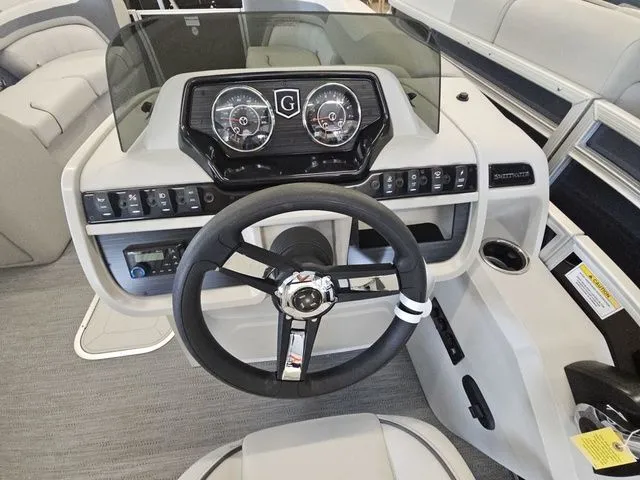 Slide: The Image of Godfrey Sweetwater 2286 SFL 27" iMPACT Center Tube Package 2026 - 7