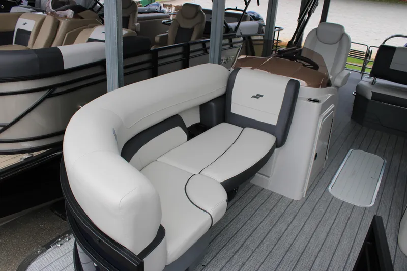 Slide: The Image of 2025 Starcraft EXS 3 DL boat interior with luxurious seating and modern design. - 6