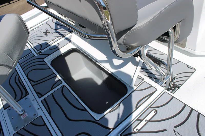 Xpress H22B Bay 2026 - Marine Source