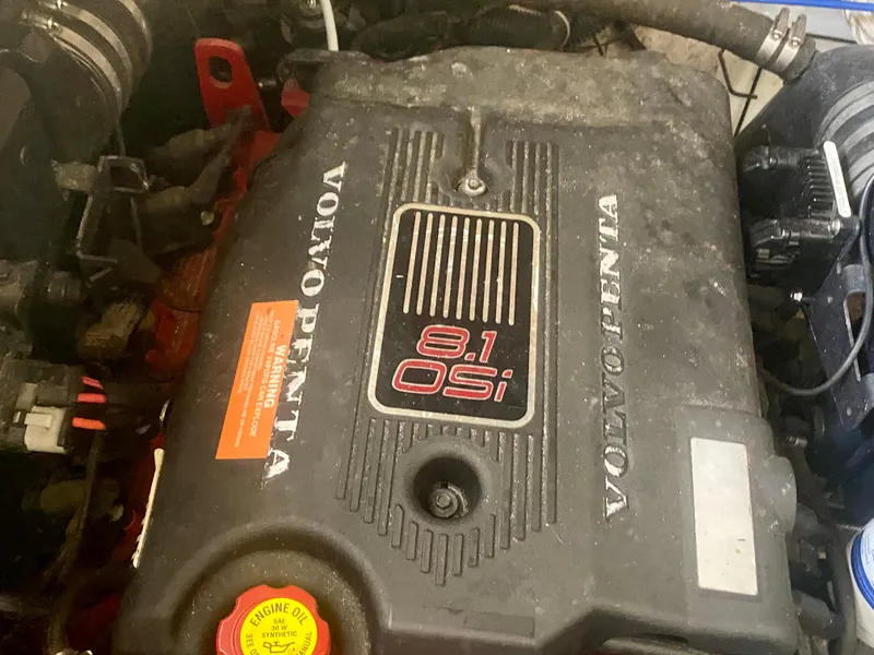 Slide: The Image of Volvo Penta 8.1 OSI engine in 2006 Rinker 360 Fiesta Vee boat. - 36