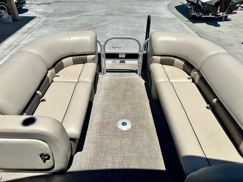 Slide: The Image of Sun Tracker Sportfish 22 DLX with 150HP Mercury! 2023 - 10