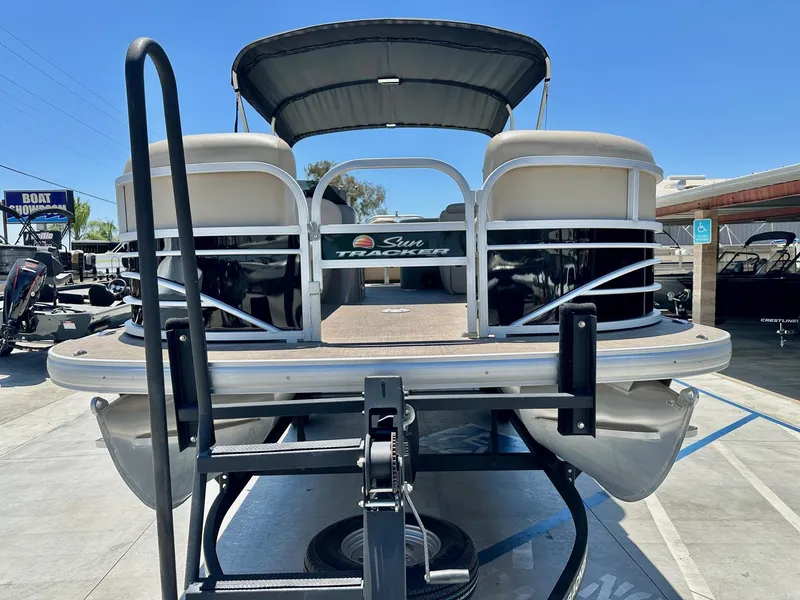 Slide: The Image of Sun Tracker Sportfish 22 DLX with 150HP Mercury! 2023 - 11