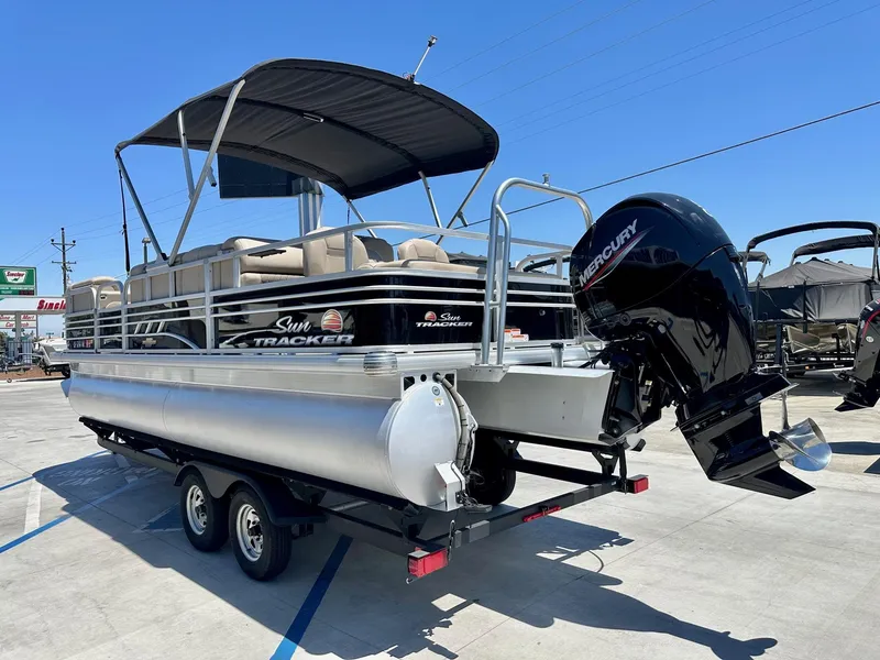 Slide: The Image of Sun Tracker Sportfish 22 DLX with 150HP Mercury! 2023 - 14