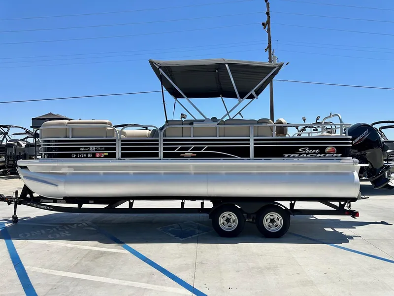 Slide: The Image of Sun Tracker Sportfish 22 DLX with 150HP Mercury! 2023 - 15