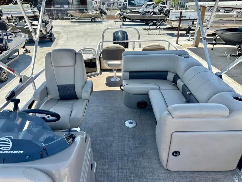 Slide: The Image of Sun Tracker Sportfish 22 DLX with 150HP Mercury! 2023 - 16