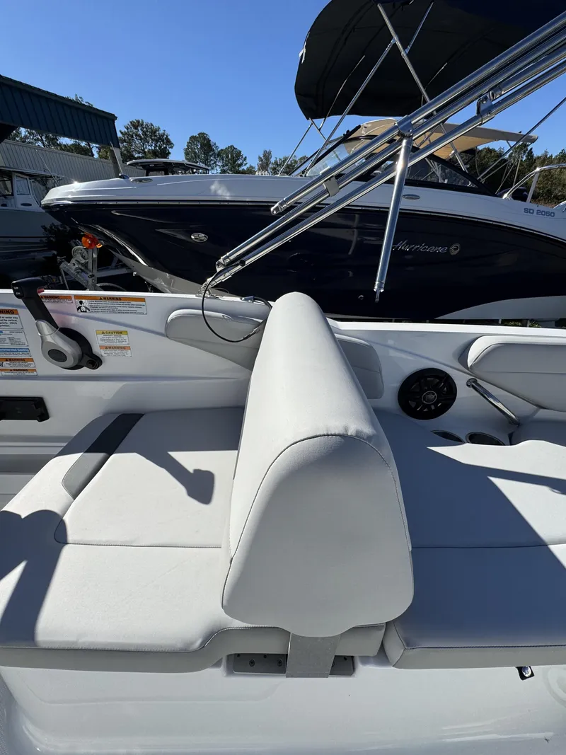 Slide: The Image of Hurricane SunDeck Sport 185 OB 2025 - 26