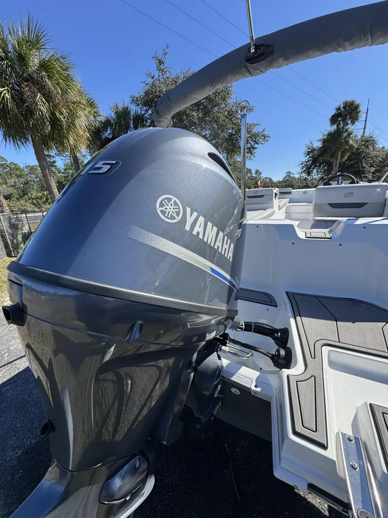 Slide: The Image of Hurricane SunDeck Sport 185 OB 2025 - 33