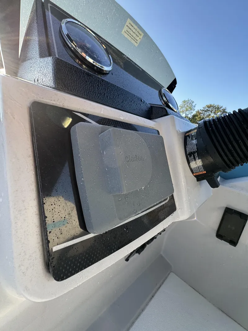 Slide: The Image of Hurricane FunDeck OB FD 2360 REF OB 2025 - 13