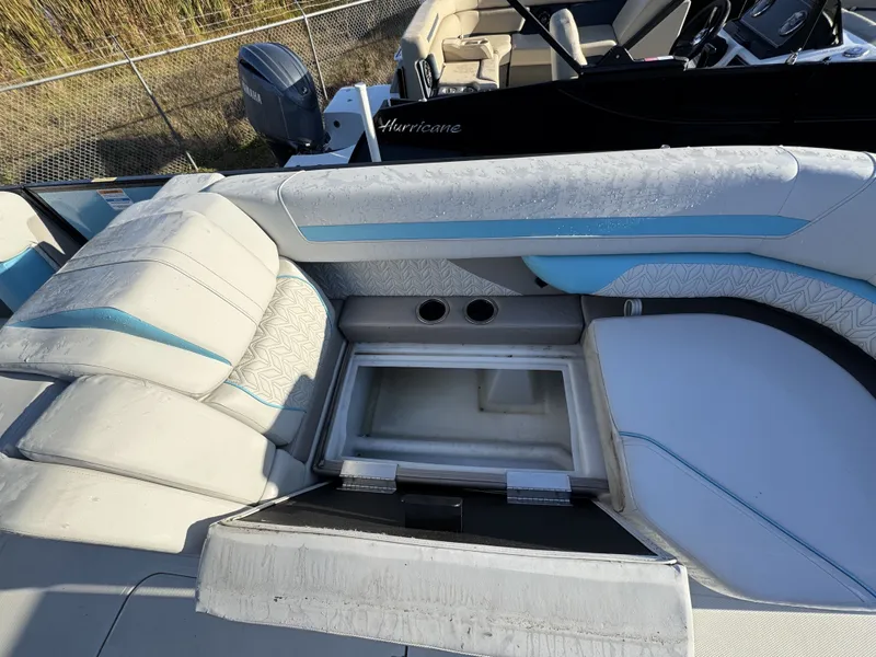 Slide: The Image of Hurricane FunDeck OB FD 2360 REF OB 2025 - 24