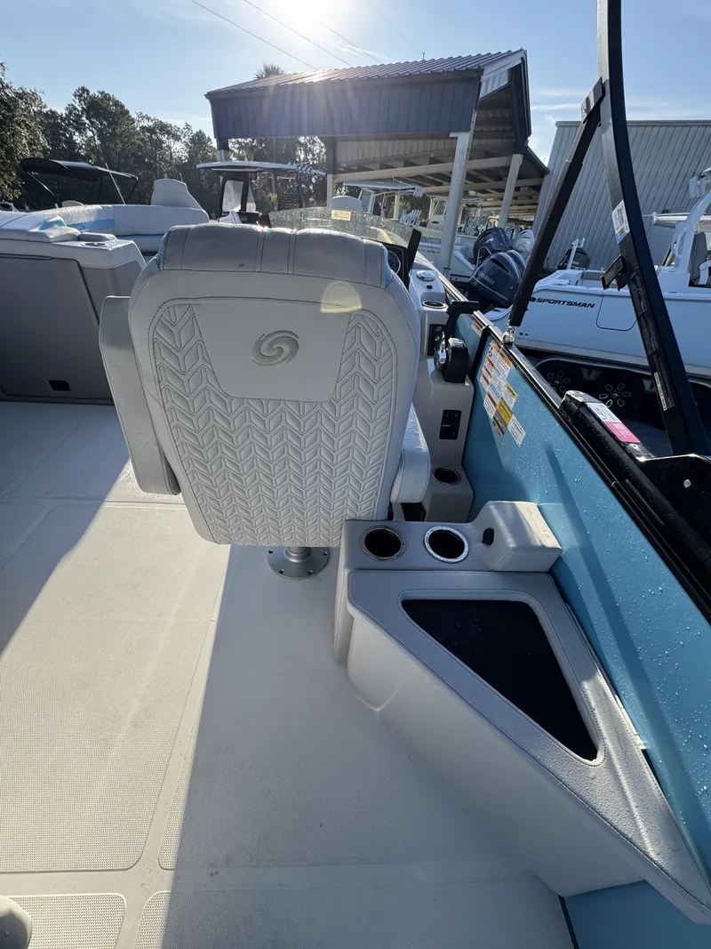 Slide: The Image of Hurricane FunDeck OB FD 2360 REF OB 2025 - 36