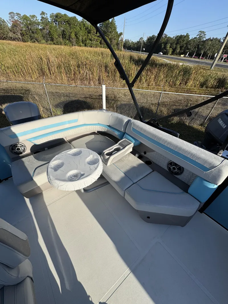 Slide: The Image of Hurricane FunDeck OB FD 2360 REF OB 2025 - 39