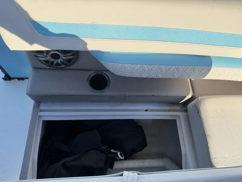 Slide: The Image of Hurricane FunDeck OB FD 2360 REF OB 2025 - 45