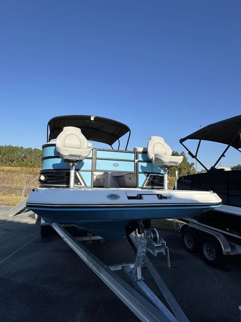 Slide: The Image of Hurricane FunDeck OB FD 2360 REF OB 2025 - 48